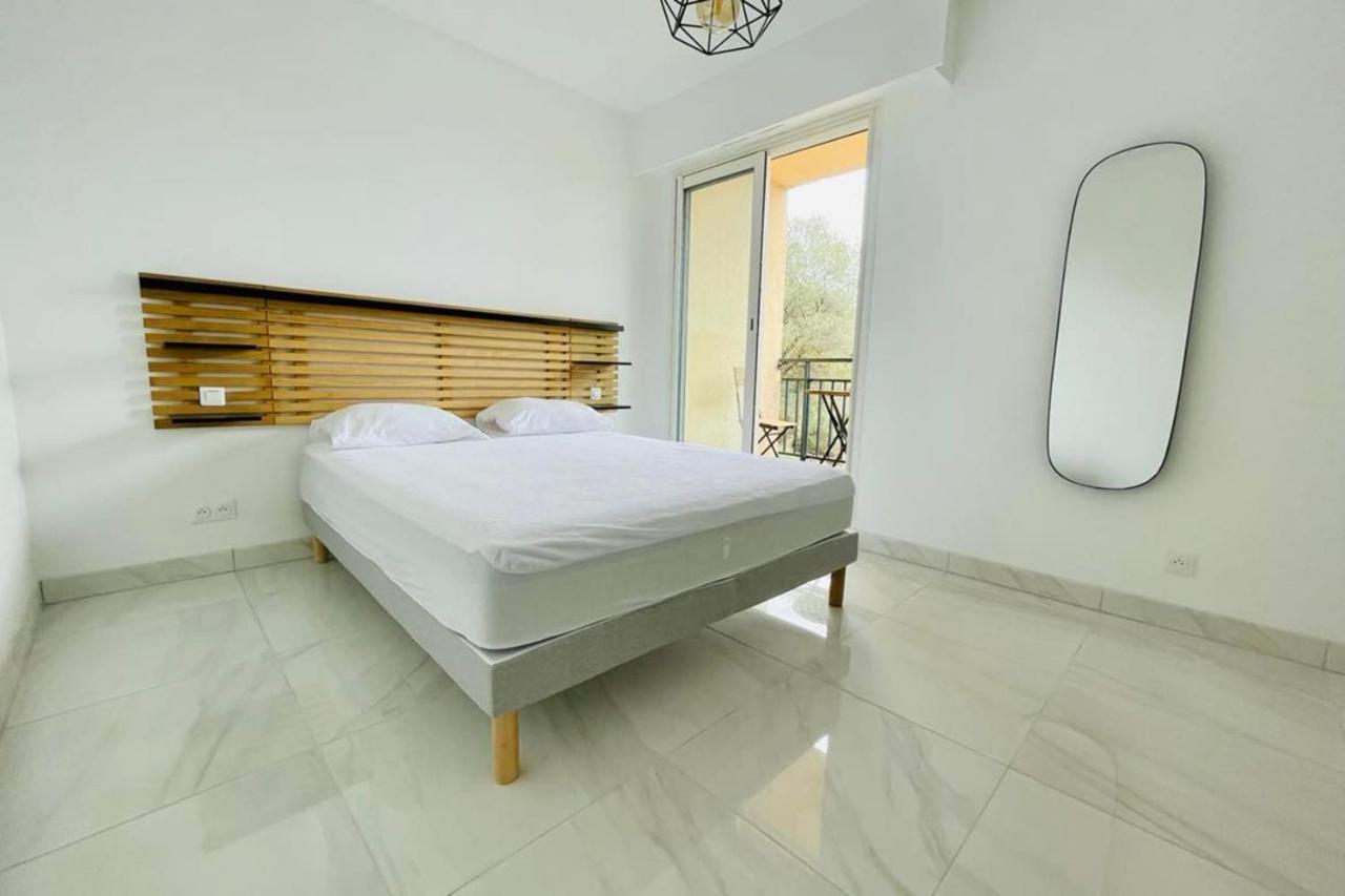 Nice And Bright 60 M With Terrace View On The Sea Ajaccio  Buitenkant foto